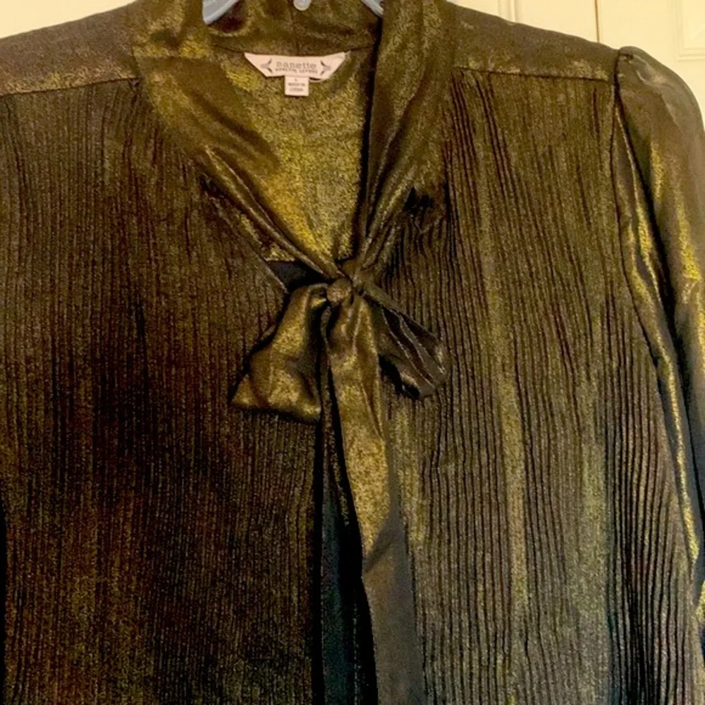 Nanette Lepore Black and Gold NWT top with pleated accents - Picture 5 of 8